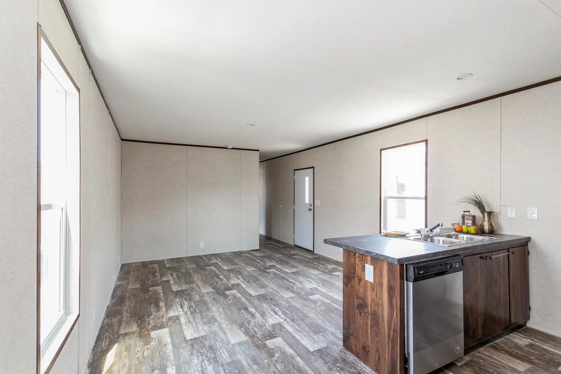 Zenith community kitchen home features