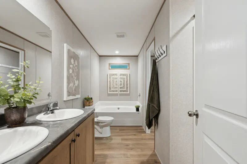 Williamsburg bathroom home features