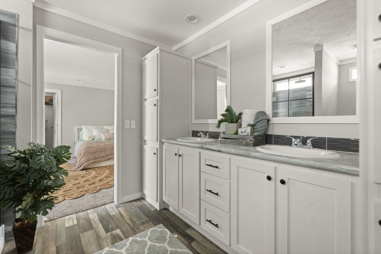 Bella (lot model) bathroom home features