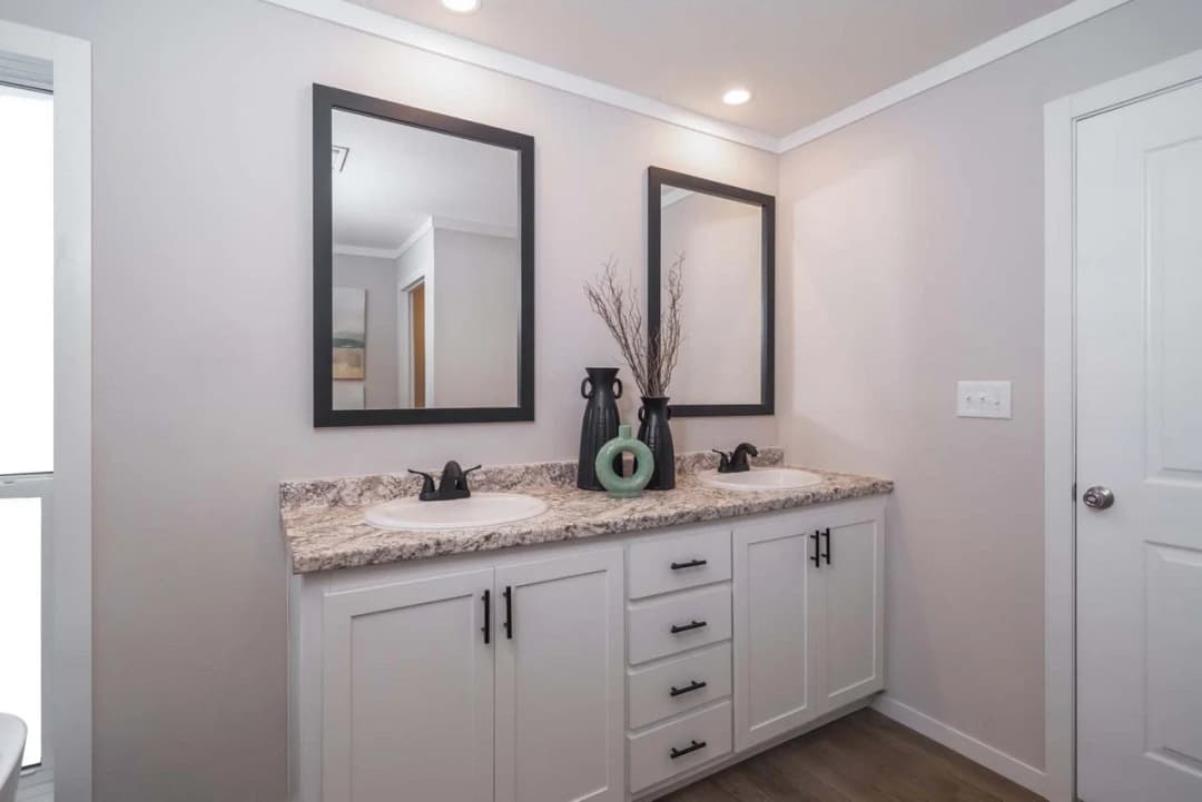 Bourbon bathroom home features