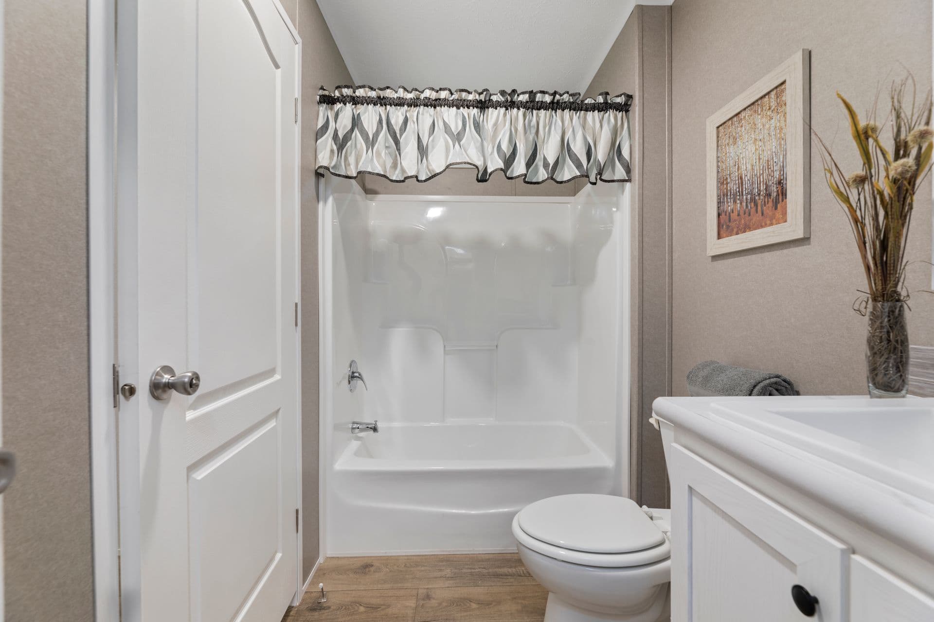 Champ (lot model) bathroom home features