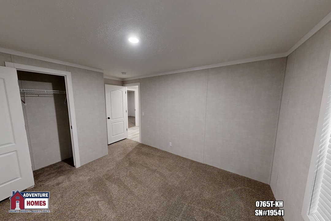 0765t-kh bedroom home features
