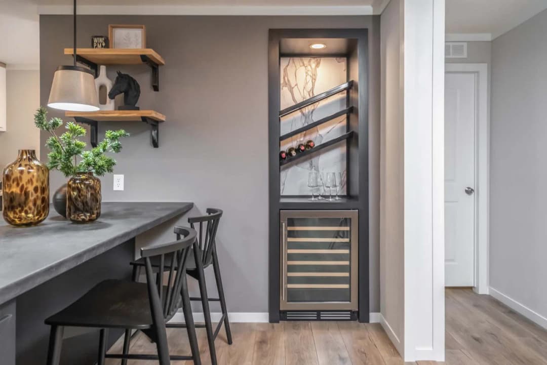 Bourbon interior home features