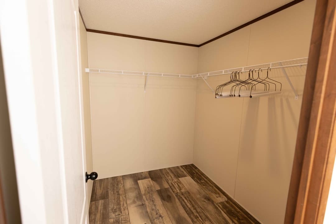 Benton (lot model) interior home features