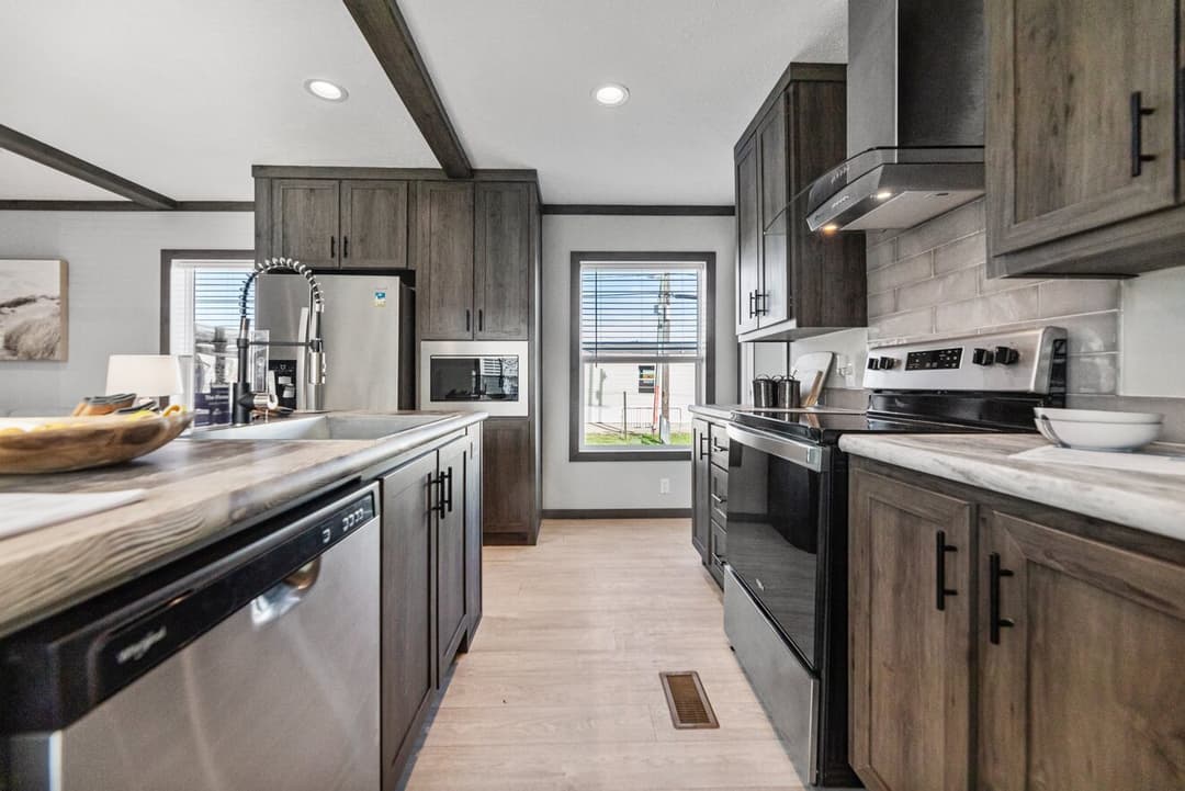 Pioneer kitchen home features