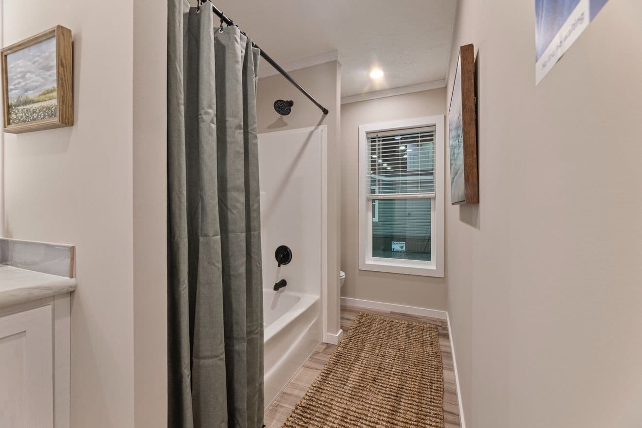 Atmos (lot model) bathroom home features