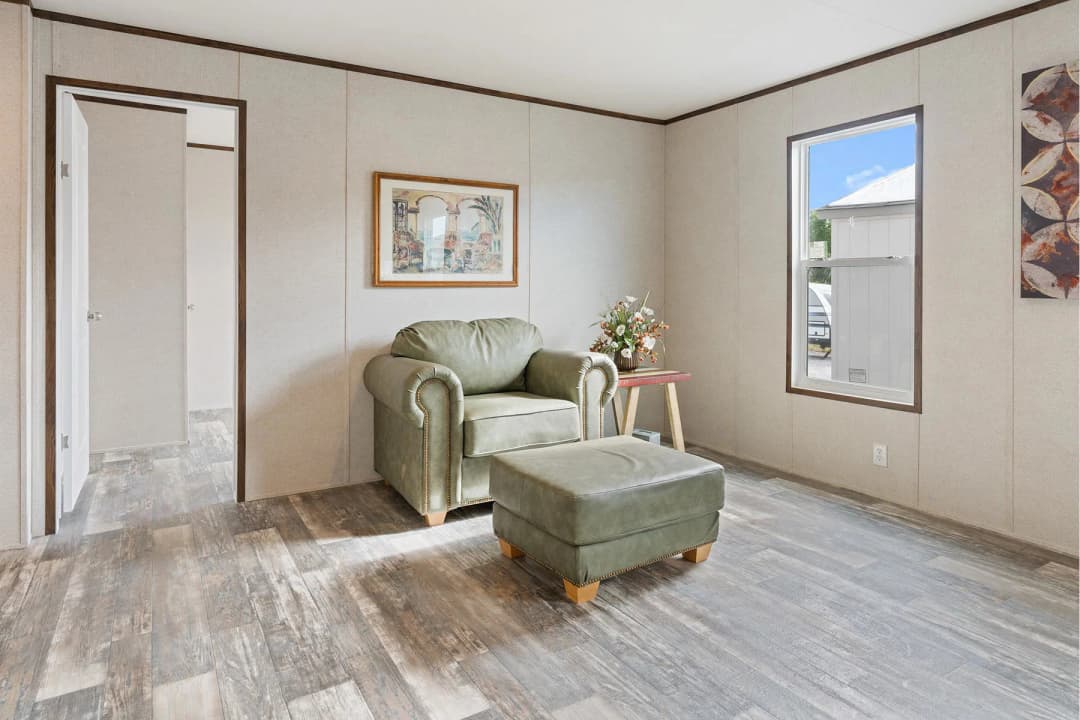 Crown interior home features