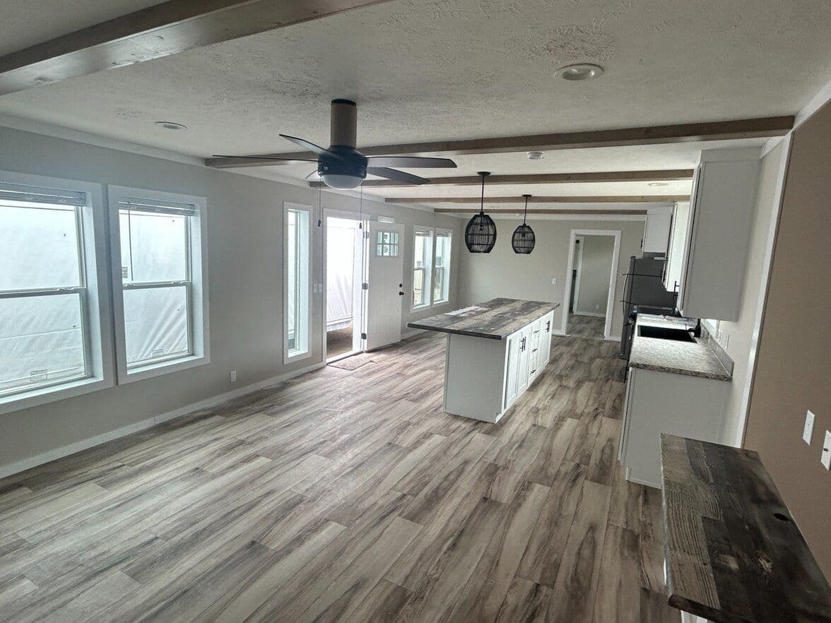 Twin peaks (lot model) interior home features