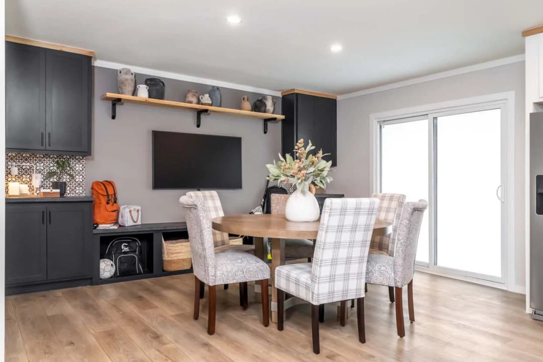Bourbon interior home features