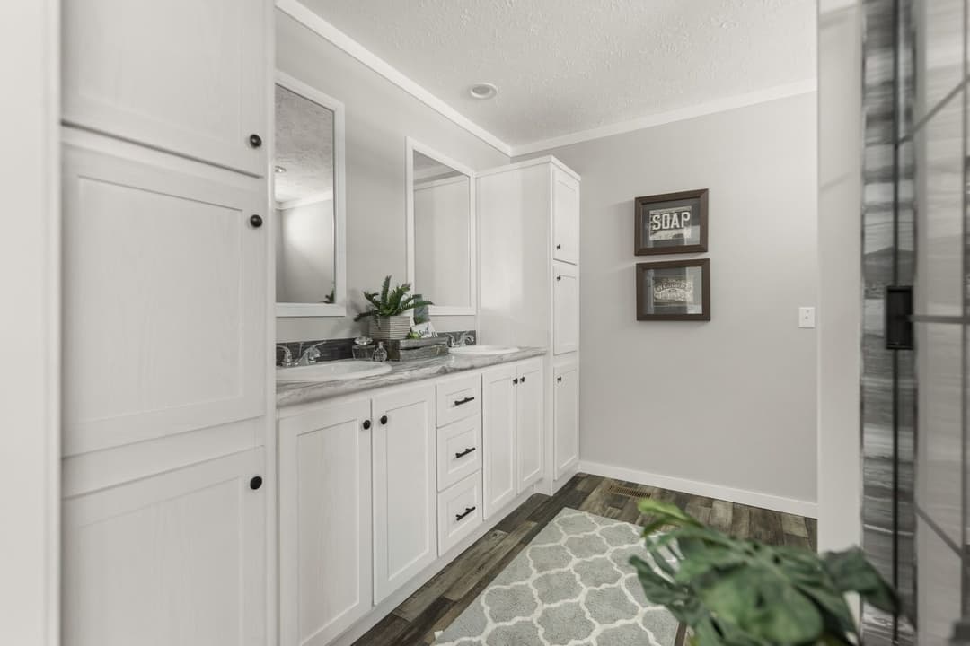 Bella (lot model) bathroom home features