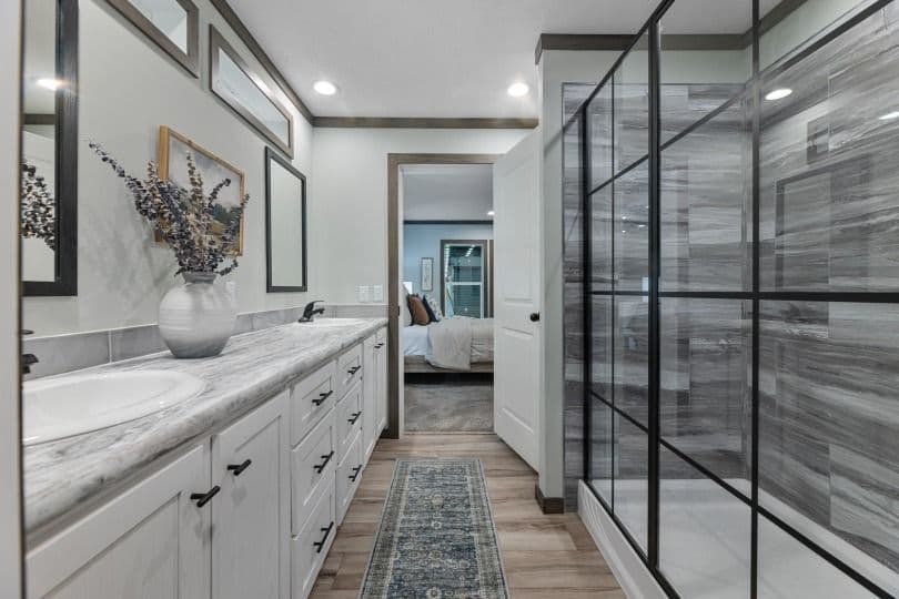 Hemos (lot model) bathroom home features