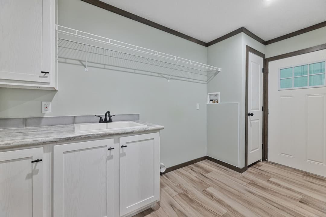Hemos (lot model) interior home features