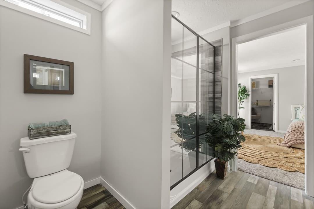 Bella (lot model) bathroom home features
