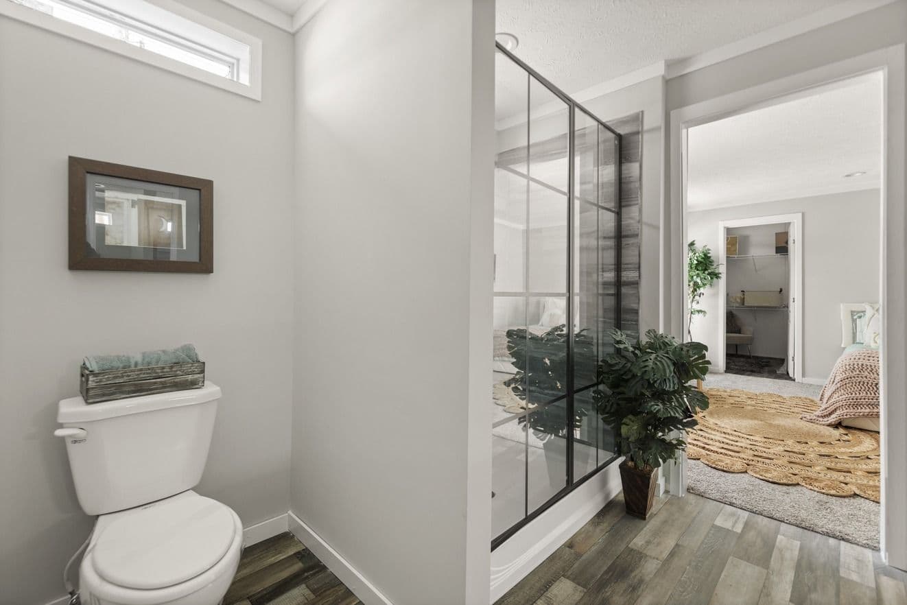 Bella (lot model) bathroom home features