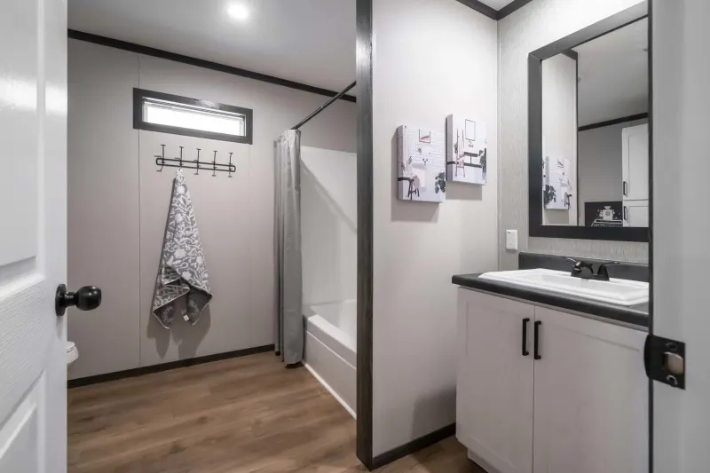 Embrace sunlight 233 bathroom home features