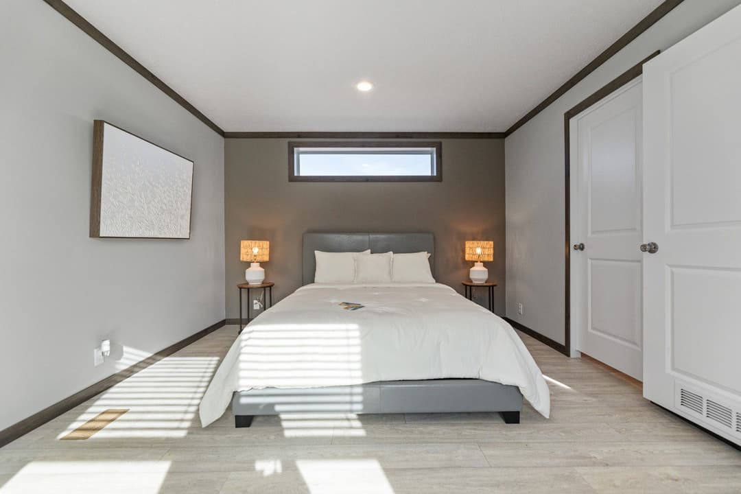 Pioneer bedroom home features