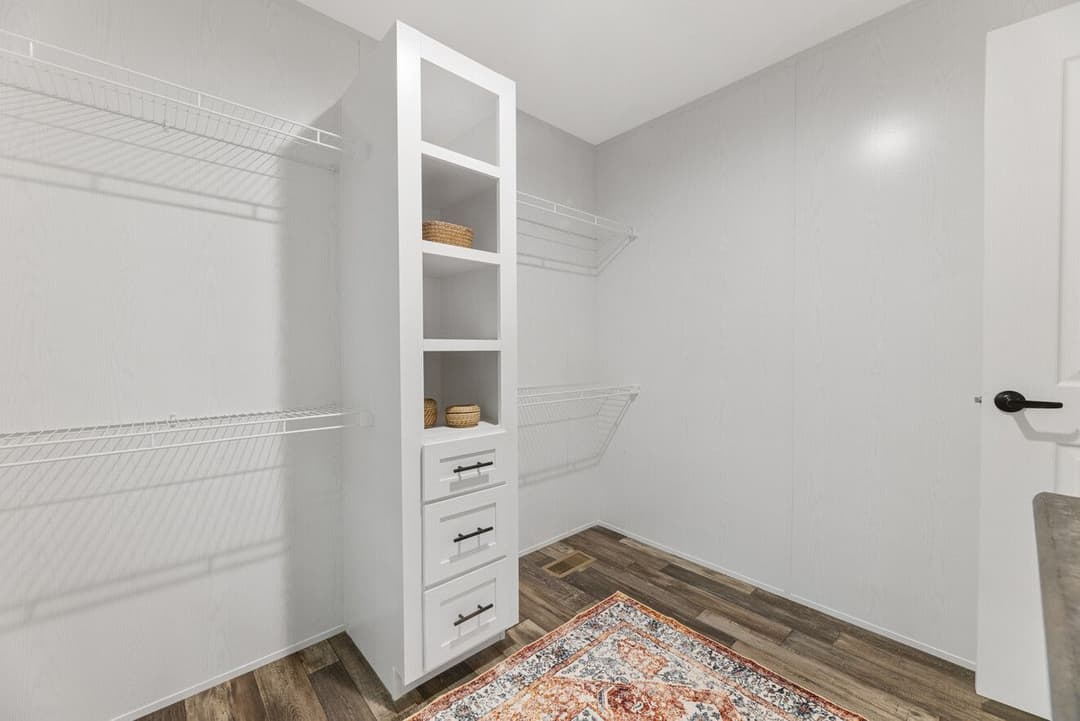 Stratos (lot model) interior home features