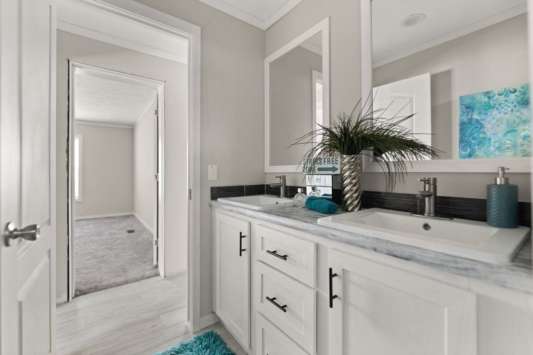 Beam (lot model) bathroom home features