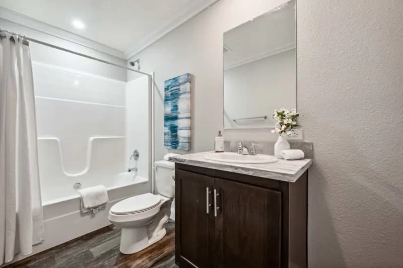 Prairie dune 8862 bathroom home features
