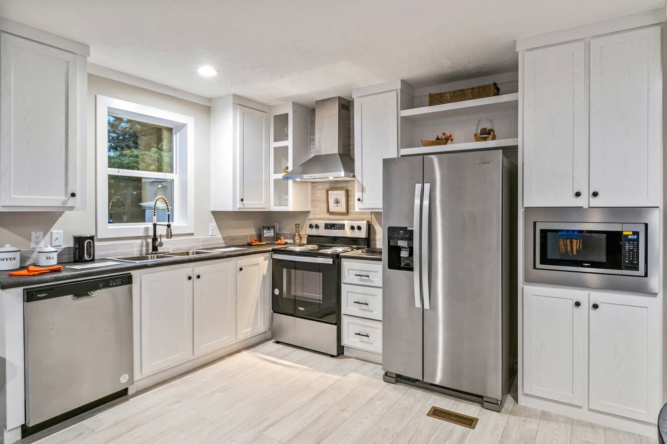 Urban 16462u kitchen home features