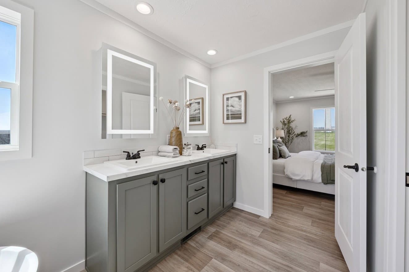 Axis 32563n bathroom home features