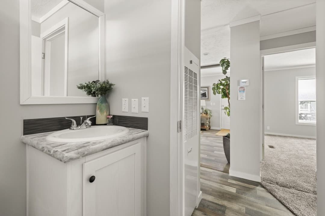 Bella (lot model) bathroom home features