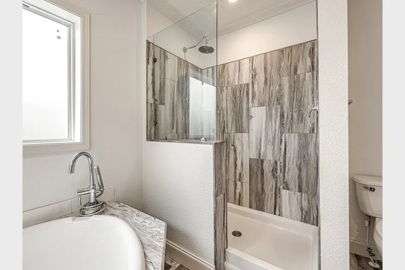 Skyliner 4765j bathroom home features