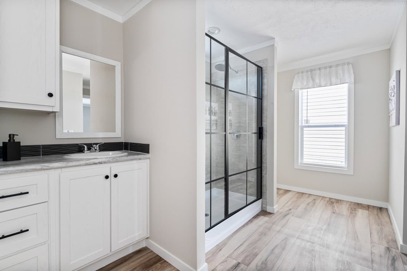 Champ bathroom home features