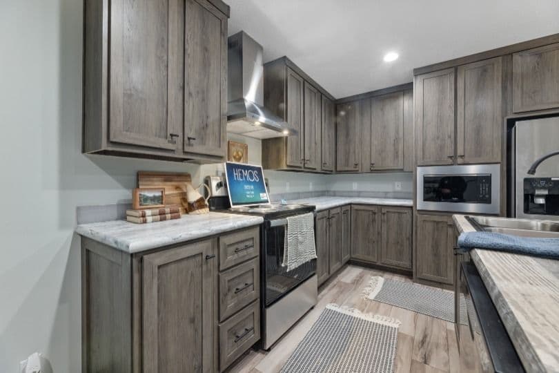 Hemos (lot model) kitchen home features