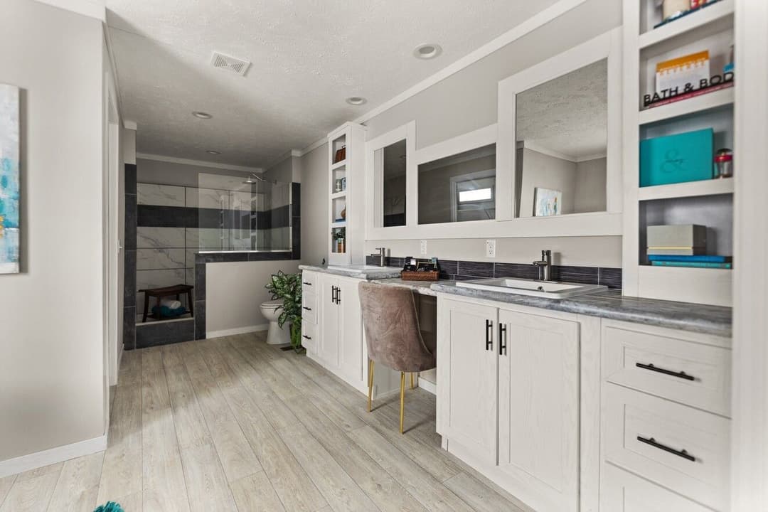 Beam (lot model) interior home features