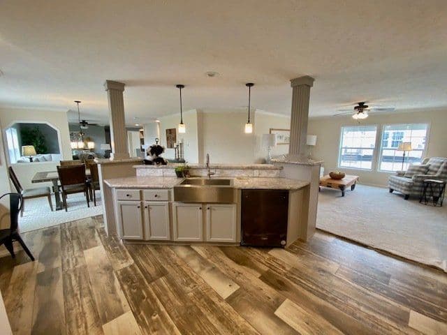 Stone mountain (lot model) interior home features