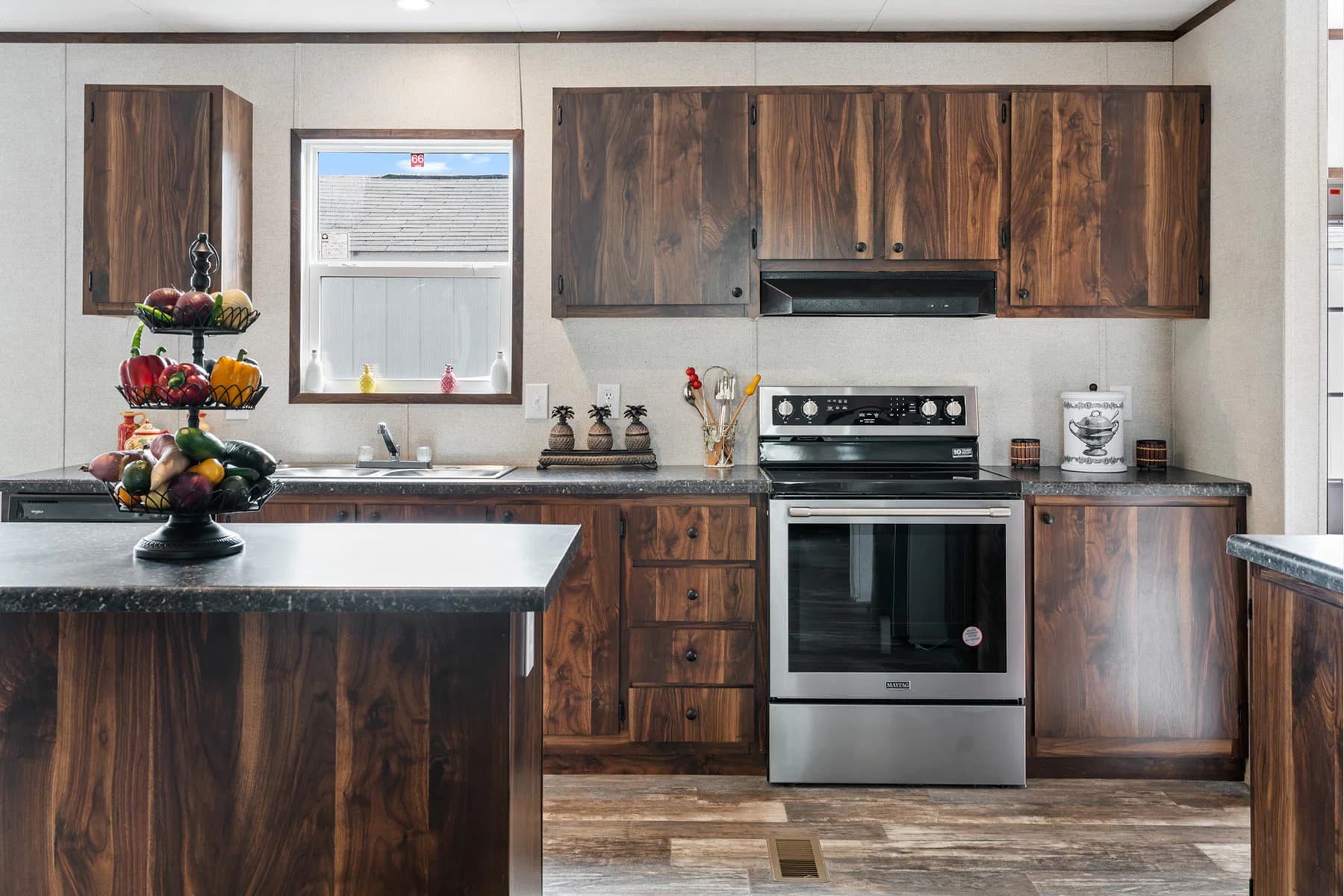 Crown kitchen home features