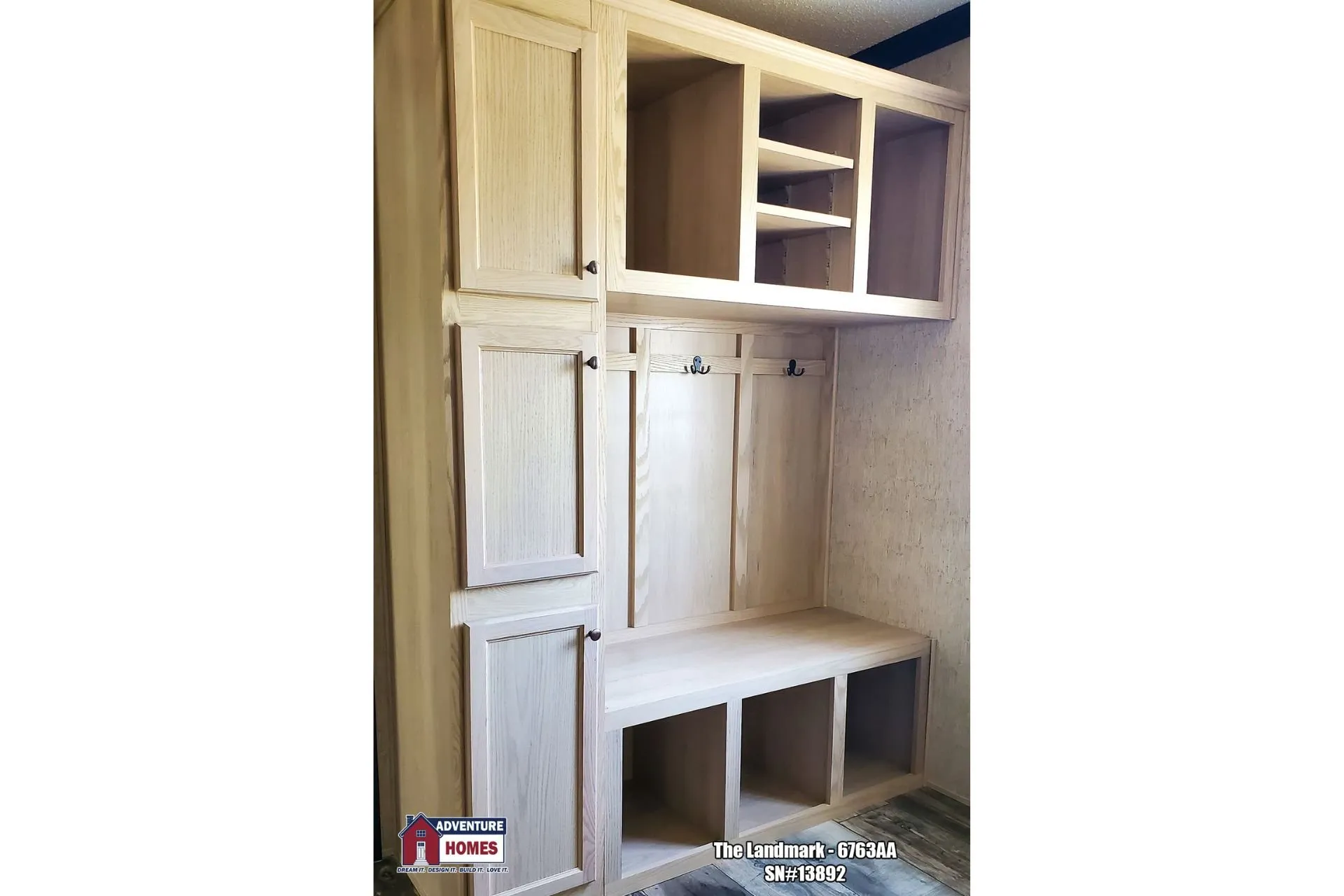 Landmark (lot model)  home features