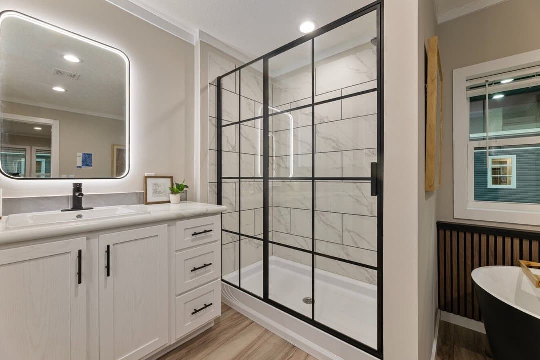Atmos (lot model) bathroom home features