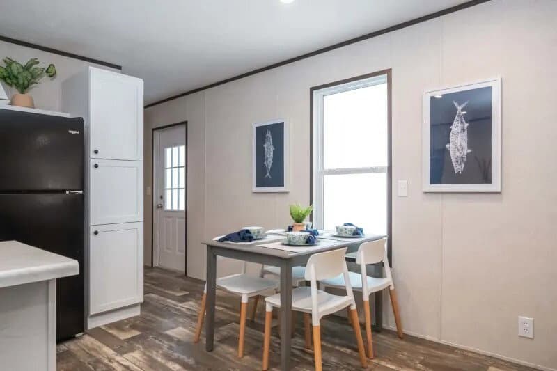 Zenith community kitchen home features