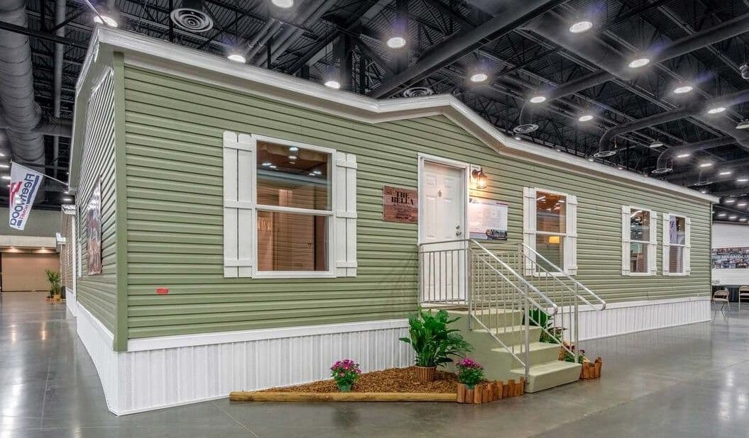 Bella (lot model) exterior and hero home features