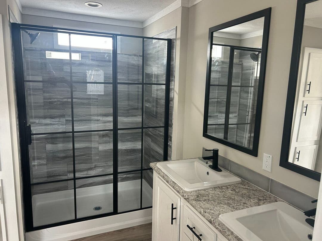 Twin peaks (lot model) bathroom home features