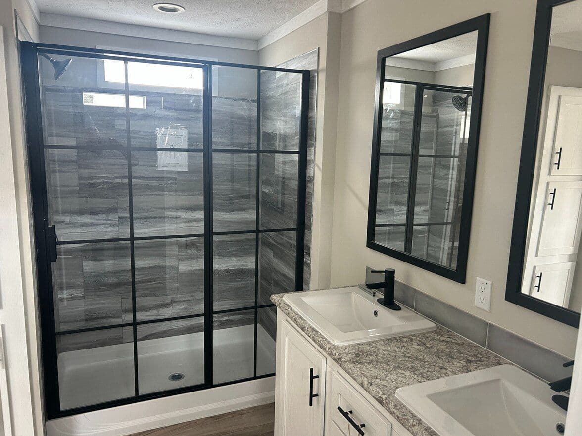 Twin peaks (lot model) bathroom home features