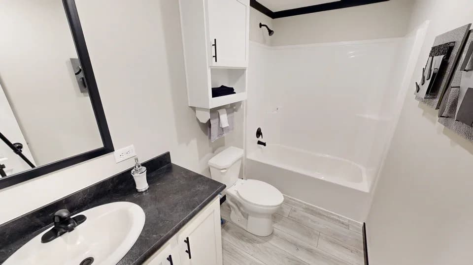 Jewel | 0603d bathroom home features