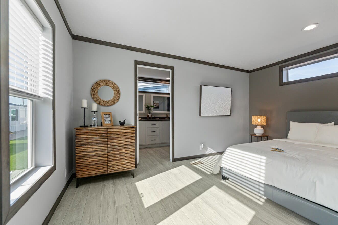 Pioneer bedroom home features