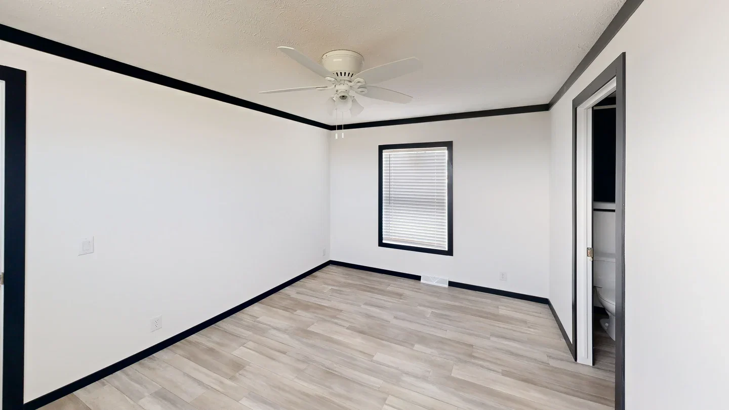 6481ls (16’ stretch) bedroom home features