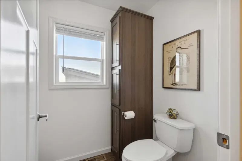 Apollo bathroom home features