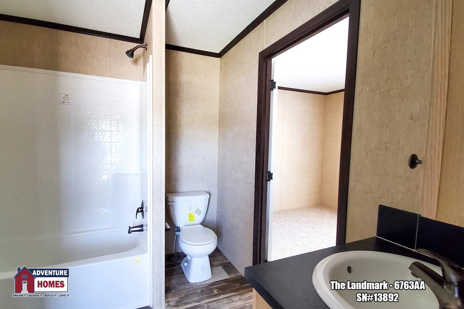 Landmark (lot model)  home features