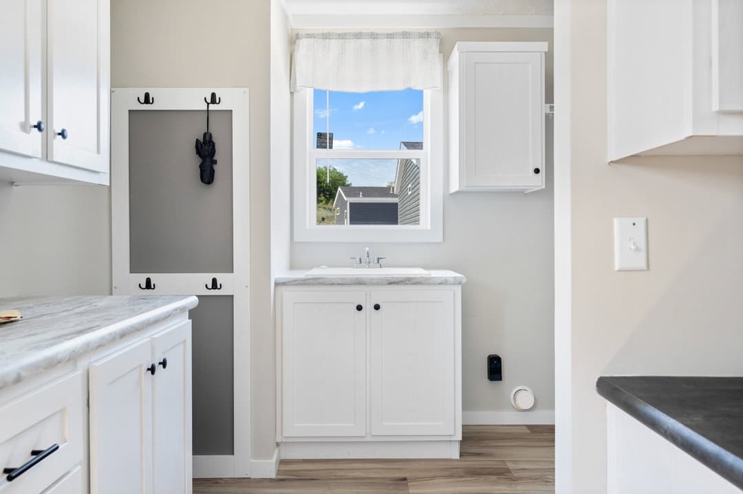 Champ interior home features