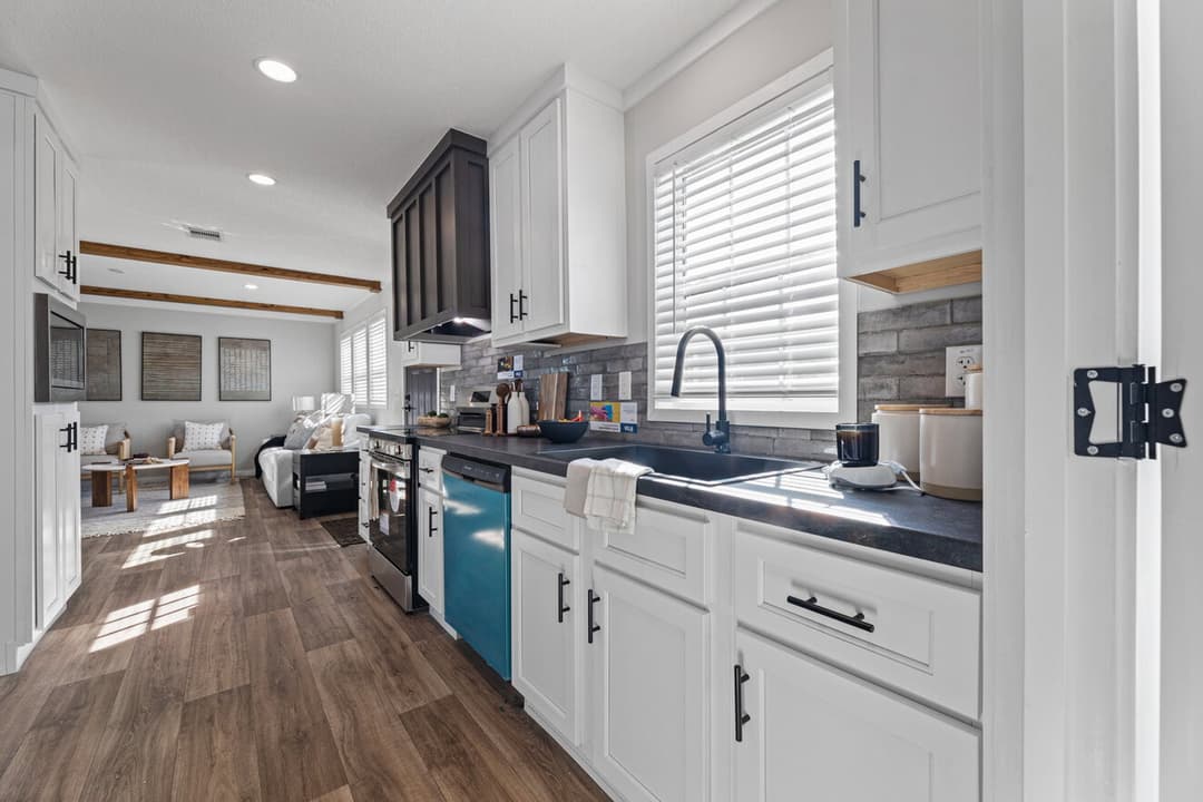 Helix kitchen home features