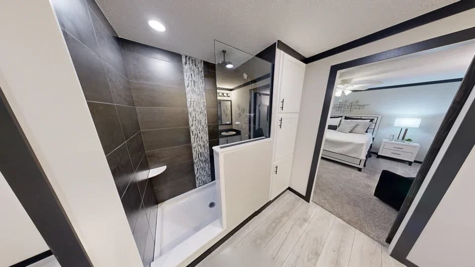 Jewel | 0603d bathroom home features