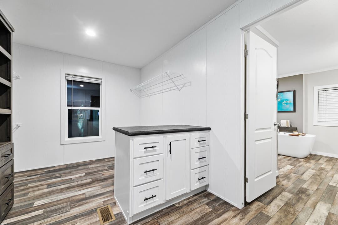 K2 interior home features