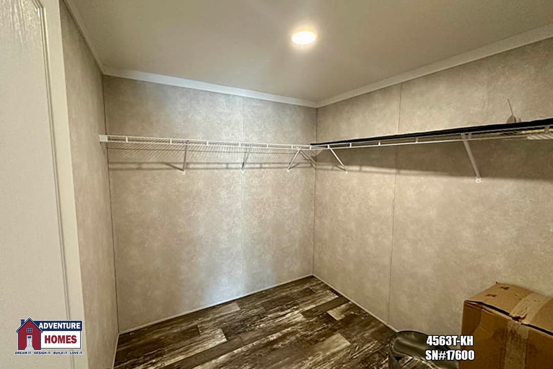 4563t-kh interior home features