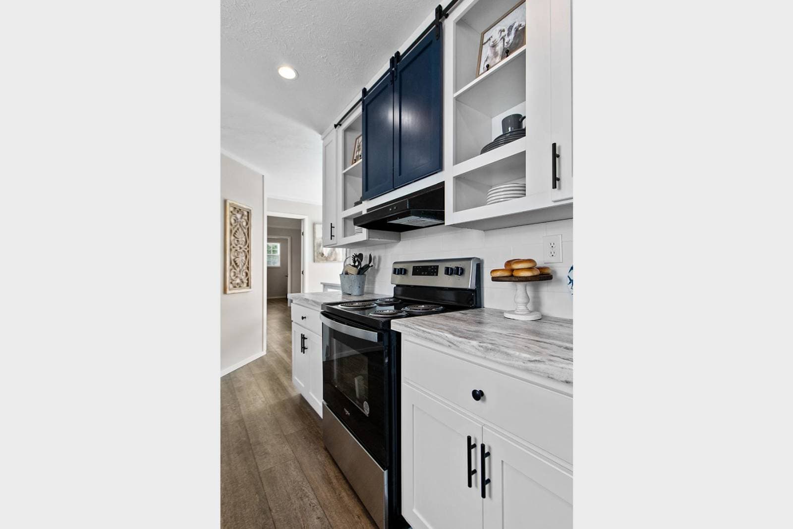 Sierra (lot model) kitchen home features