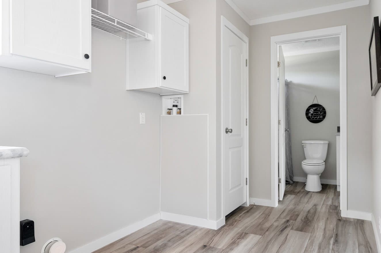 Champ bathroom home features